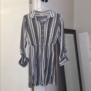 Long sleeve short dress